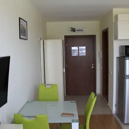 Апартамент Private In Orchid Garden Слънчев бряг