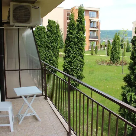 Private In Orchid Garden Апартамент