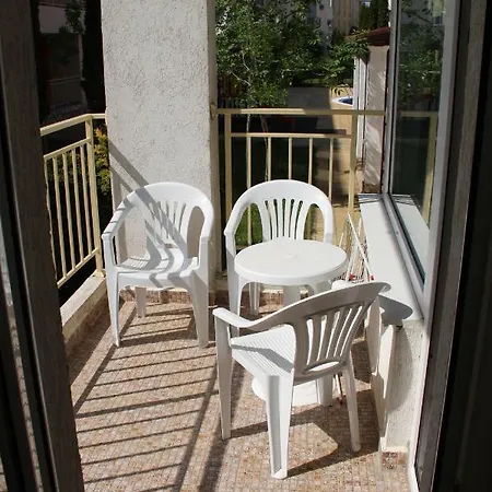 Private In Orchid Garden Апартамент
