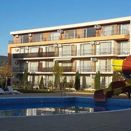 Апартамент Private In Orchid Garden